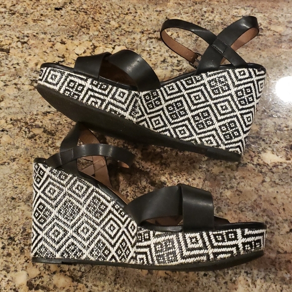 Black and White Wedge Heeled Sandals by Mudd - Picture 2 of 6